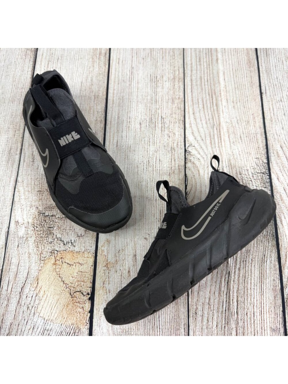 Nike Kids Flex Runner Slip On Sneakers Stretch Black Midfoot Strap Youth Size 3Y